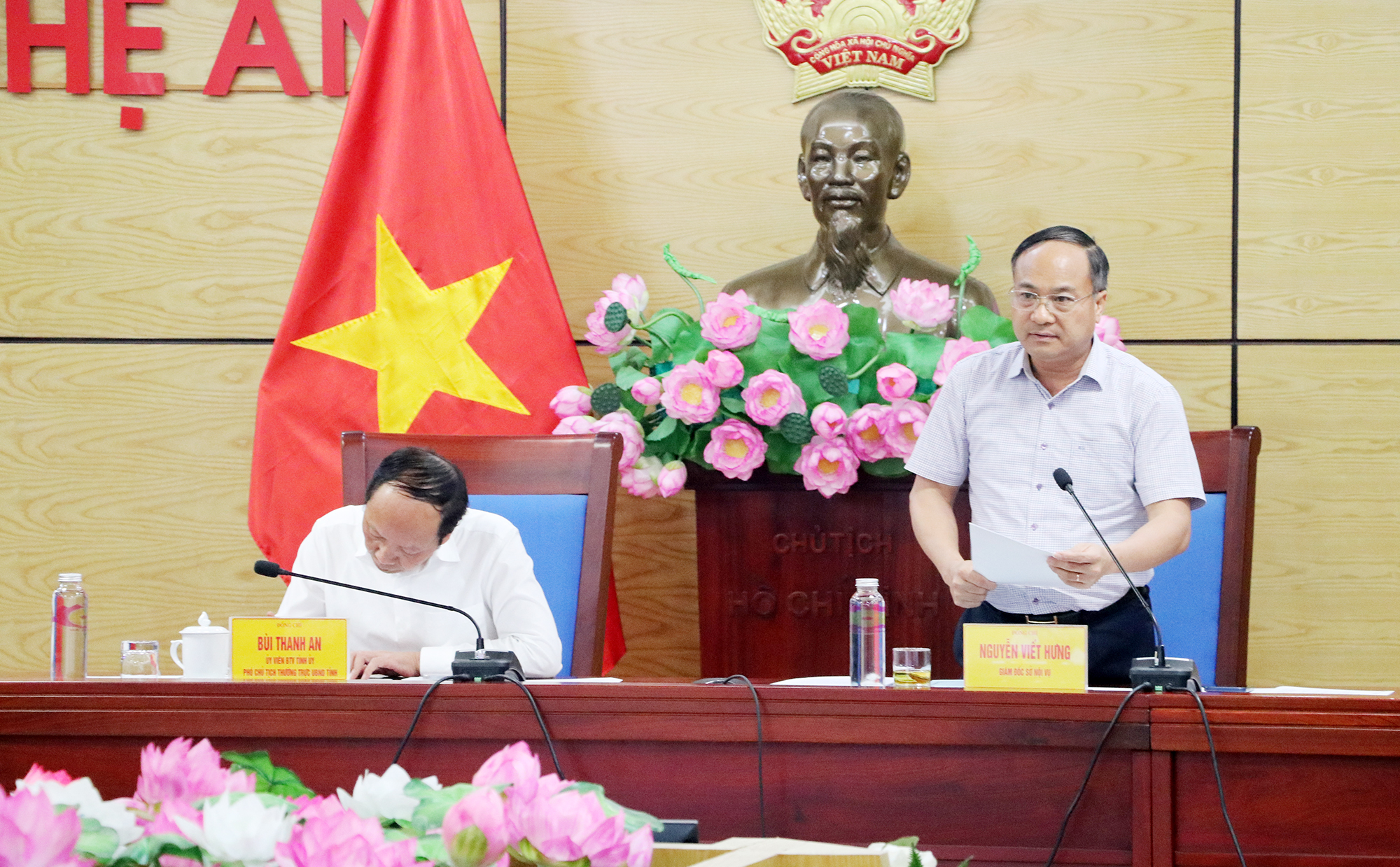 Anh-tin-bai